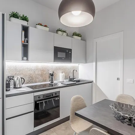 Apartment Sissi - Center - By Host4u *