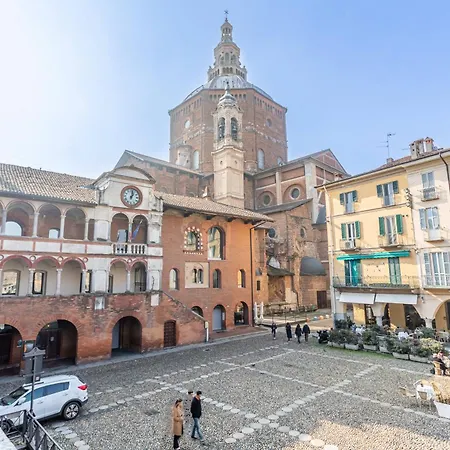 Sissi - Center - By Host4u Pavia